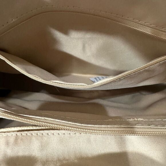 Grace Elizabeth Large Tote Style Purse - Picture 13 of 16